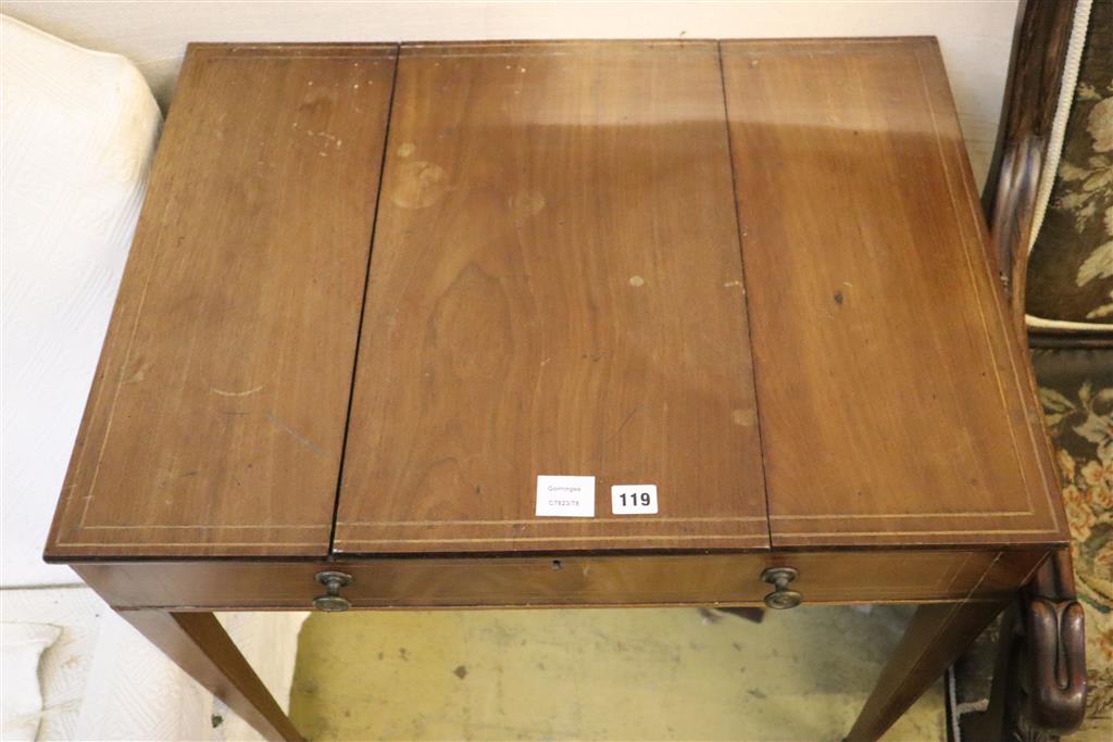 A George III mahogany poudreuse, width 71cm, depth 52cm, height 73cm